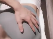 穿著瑜伽褲的女神被激烈抽插