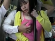 日本mini裙巨乳少女在大巴遇到色鬼